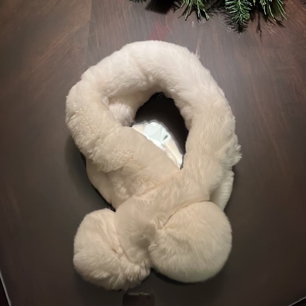 NWOT-Real fur ladder scarf with Pom poms from a furrier, not Amazon